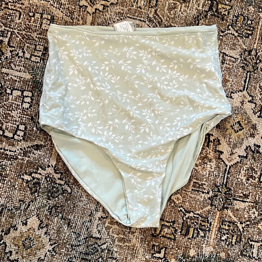 Brand new coral reef sage leaf swim bottoms